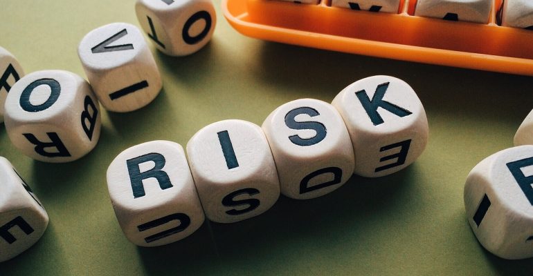 risk-1945683_1280